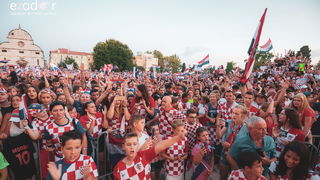 Zadar priredio čudesan doček svojim Vatrenim herojima (1)