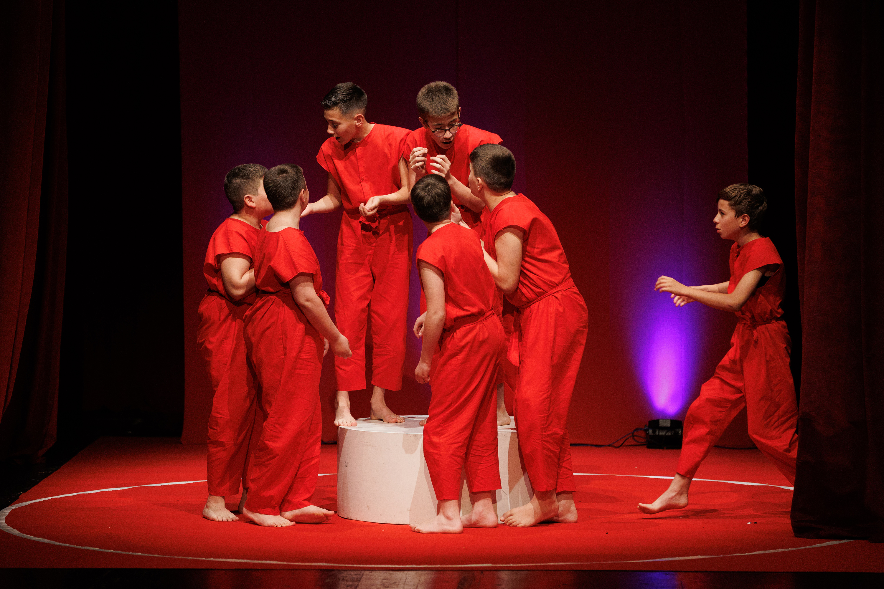 Igrajmo se: Zabranjeno mlađima od 15 strana A