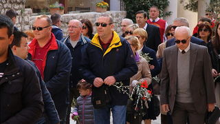 Cvjetnica 20. ožujka 2016: Nakon blagoslova maslinovih grančica, nadbisku Želimir Puljić predvodio je procesiju do katedrale sv. Stošije gdje je služio misno slavlje na kojem se pjevala Muka našeg Gospodina Cvjetnica 20. ožujka 2016: Nakon blagoslova maslinovih grančica, nadbisku Želimir Puljić predvodio je procesiju do katedrale sv. Stošije gdje je služio misno slavlje na kojem se pjevala Muka našeg Gospodina