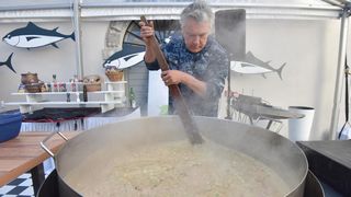 Priprema rižota s plodovima mora u sklopu Tuna, Sushi & Wine Festivala Priprema rižota s plodovima mora u sklopu Tuna, Sushi & Wine Festivala