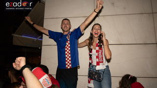 Čudesna noć: Velika fešta ulicama Zadra nakon plasmana Vatrenih u finale SP Čudesna noć: Velika fešta ulicama Zadra nakon plasmana Vatrenih u finale SP