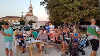 Zalazak sunca i Craft Beer Festival na zadarskoj rivi. Foto: Mladen Malik Zalazak sunca i Craft Beer Festival na zadarskoj rivi. Foto: Mladen Malik