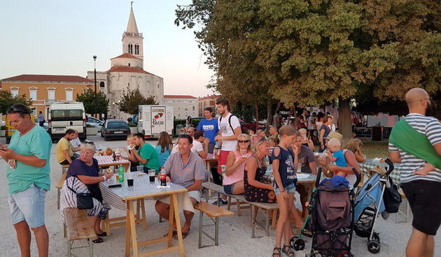 Zalazak sunca i Craft Beer Festival na zadarskoj rivi. Foto: Mladen Malik