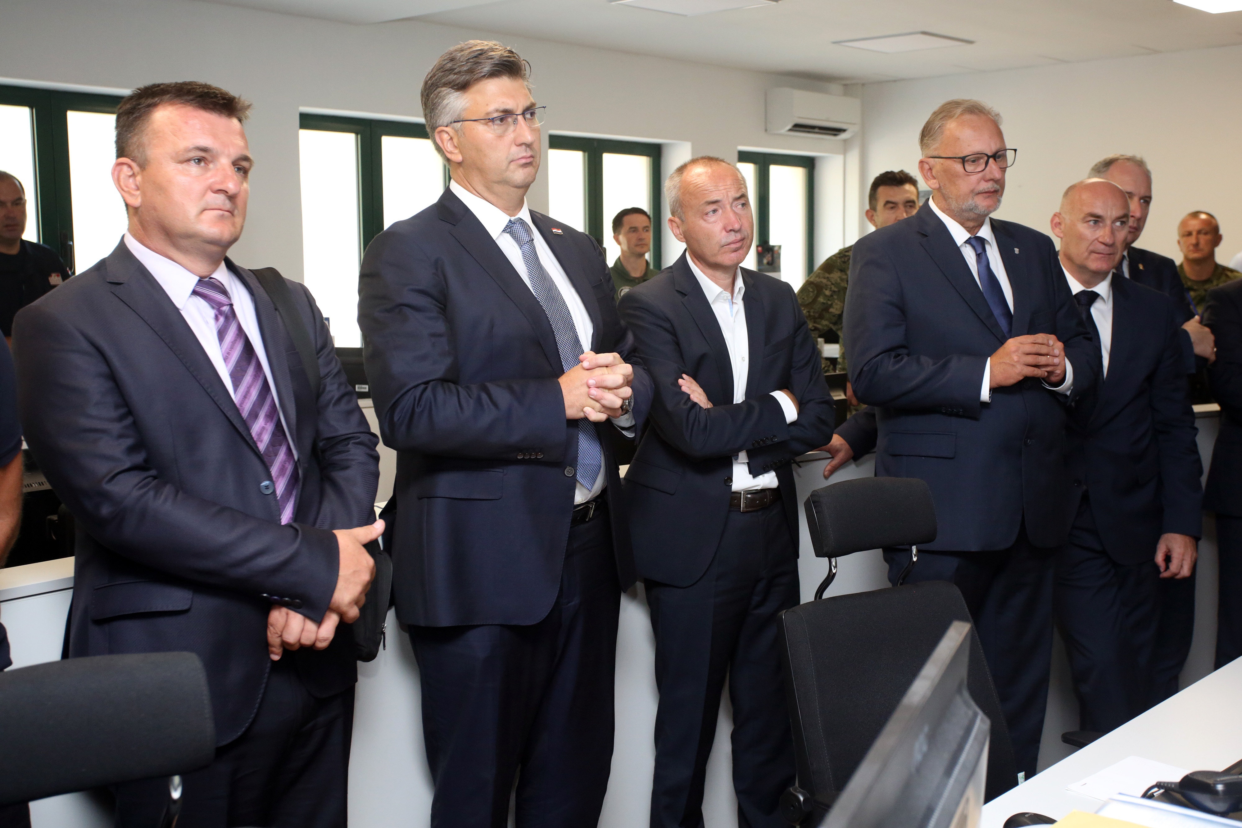 Plenković posjetio Centar za koordinaciju, vođenje i gašenje požara na priobalju Plenković posjetio Centar za koordinaciju, vođenje i gašenje požara na priobalju