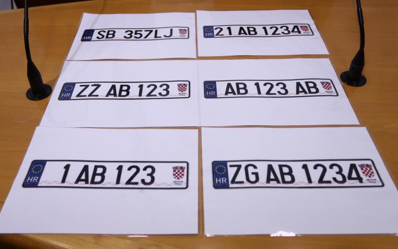 U Ravnateljstvu policije predstavljeni su prijedlozi novih registracijskih tablica za vozila. Ujedno je predstavljeno i vozilo mobilnog ureda za upravne poslove. Photo: Davor Puklavec/PIXSELL U Ravnateljstvu policije predstavljeni su prijedlozi novih registracijskih tablica za vozila. Ujedno je predstavljeno i vozilo mobilnog ureda za upravne poslove. Photo: Davor Puklavec/PIXSELL