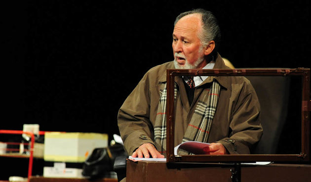 Zadar, 28.03.2012. snimio: Nenad Marčev
Ivan Goran Vitez
MJEHUR OD SAPUNICE
redatelj: Ivan Goran Vitez
Komedija
Glumačka družina Histrion
glume: Gordan Kos(51), glumac: PERO JURIČIĆ
Vjekoslava Lovrek (39), glumica: ANKICA DOBRIĆ
Mislav Poljak(22), g