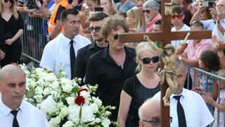 Split dostojanstveno na posljednju plovidbu ispratio legendu Olivera Dragojevića