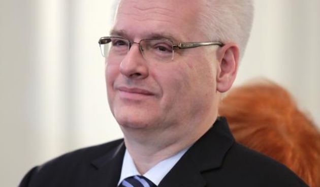 Zagreb – Srpsko narodno vijece uoci pravoslavng Bozica organiziralo je tradicionalni domjenak kojem su nazocili predsjednik RH Ivo Josipovic, predsjednik Vade Zoran Milanovic, te predsjednik Sabora Josip Leko. Tom prigodom urucene su nagrade SNV-a za dopr