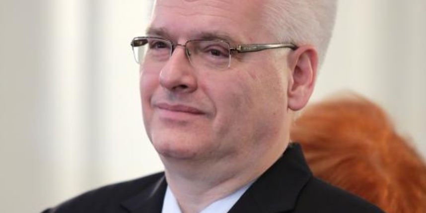 Zagreb – Srpsko narodno vijece uoci pravoslavng Bozica organiziralo je tradicionalni domjenak kojem su nazocili predsjednik RH Ivo Josipovic, predsjednik Vade Zoran Milanovic, te predsjednik Sabora Josip Leko. Tom prigodom urucene su nagrade SNV-a za dopr Zagreb – Srpsko narodno vijece uoci pravoslavng Bozica organiziralo je tradicionalni domjenak kojem su nazocili predsjednik RH Ivo Josipovic, predsjednik Vade Zoran Milanovic, te predsjednik Sabora Josip Leko. Tom prigodom urucene su nagrade SNV-a za dopr