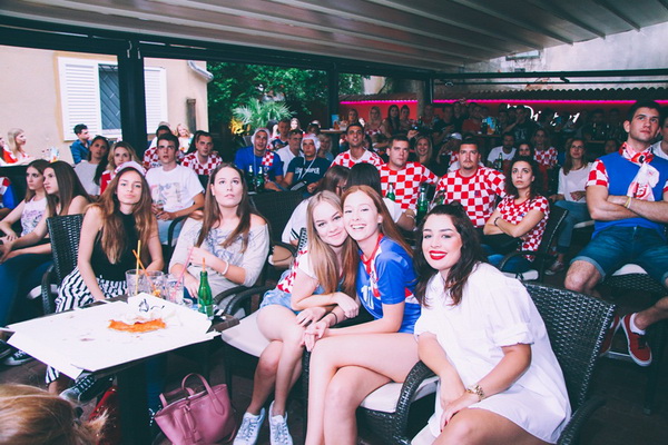 Euro 2016: Utakmica između Hrvatske i Češke gledala se u brojnim zadarskim lokalima i kafićima.