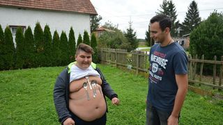 Dječak “magnet” Ivan Stoiljković pokazao svoj jedinstveni dar privlačenja metala Dječak “magnet” Ivan Stoiljković pokazao svoj jedinstveni dar privlačenja metala