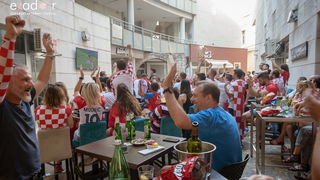 Navijačko ludilo u Zadru za vrijeme i nakon finala Svjetskog prvenstva Navijačko ludilo u Zadru za vrijeme i nakon finala Svjetskog prvenstva