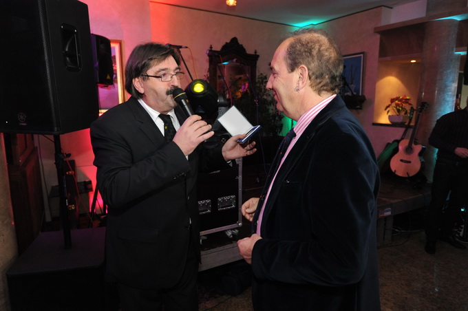 Zadar, 280213.
Poznati restoran Niko na zadarskoj Puntamici je veceras uz bogatu veceru i pjesmu brojnih izvodjaca sa svojim prijateljima i cestim gostima proslavio 50 godina od otvorenja. Na veceri su se pojavili brojni kumovi restorana kroz godine poput