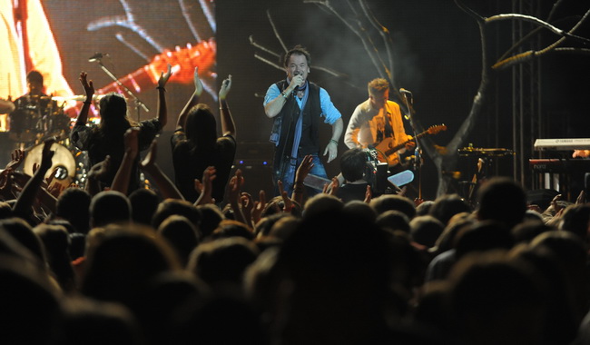 Zadar, 070510
U sklopu velike Gibonnijeve turneje Toleranca tour 2010, odrzan je koncert u Zadru u dvorani Kresimira Cosica na Visnjiku. 
Foto: Andrija Lucic / CROPIX