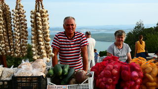 Na vidikovcu Kamenjak održan 5. Sajam lokalnih proizvoda ”Luka i igara” Na vidikovcu Kamenjak održan 5. Sajam lokalnih proizvoda ”Luka i igara”