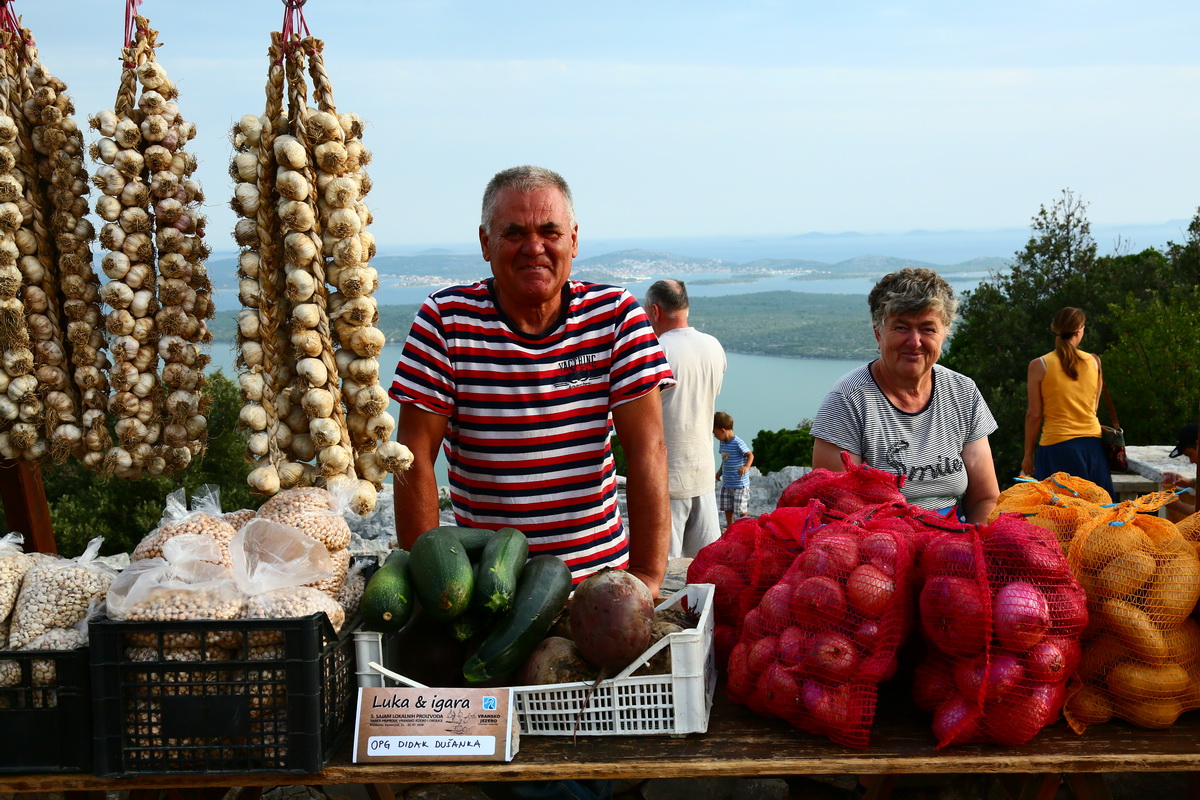 Na vidikovcu Kamenjak održan 5. Sajam lokalnih proizvoda ”Luka i igara” Na vidikovcu Kamenjak održan 5. Sajam lokalnih proizvoda ”Luka i igara”