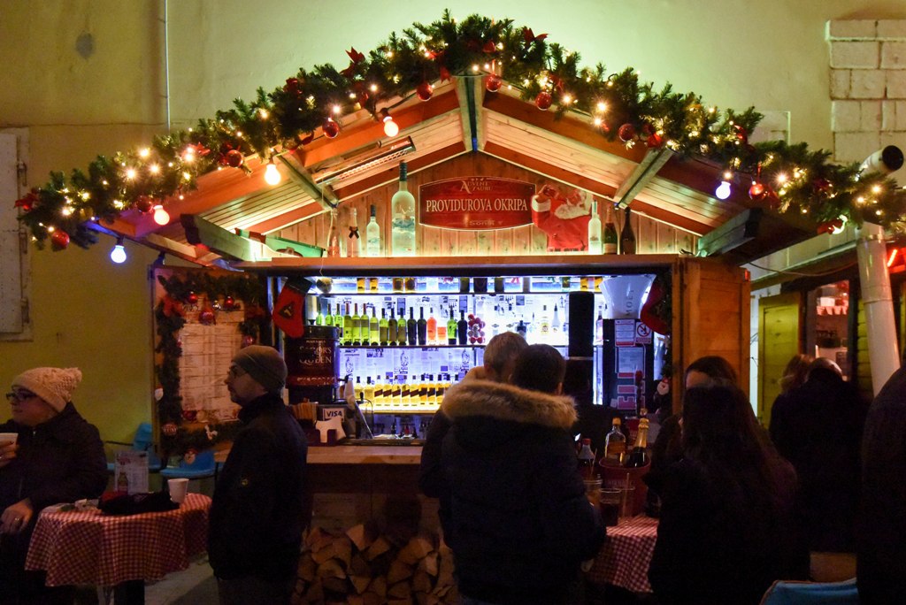 Spektakularni doček Nove 2017. godine na zadarskom Popuotoku Spektakularni doček Nove 2017. godine na zadarskom Popuotoku