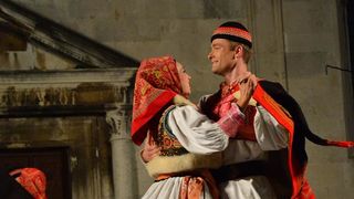 Nastup ansambla Lado ispred crkve sv. Marije ; foto Iva Perinčić Nastup ansambla Lado ispred crkve sv. Marije ; foto Iva Perinčić