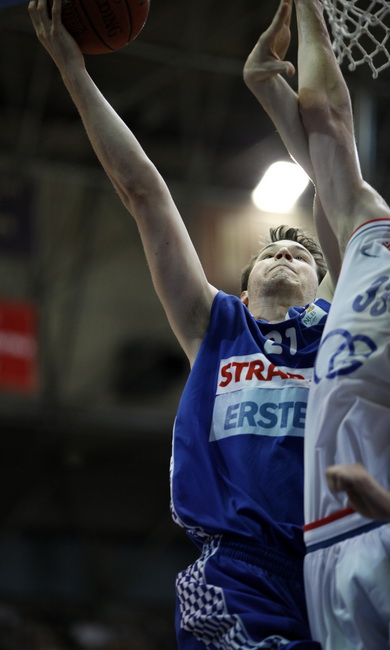 Zagreb, 100610.
Peta utakmica doigravanja za prvaka Htvatske u kosarci: Cibona – Zadar, u kosarkaskom centru Drazen Petrovic.
Na slici Miro Bilan (21).
Foto: Dragan Matic / Cropix Zagreb, 100610.
Peta utakmica doigravanja za prvaka Htvatske u kosarci: Cibona – Zadar, u kosarkaskom centru Drazen Petrovic.
Na slici Miro Bilan (21).
Foto: Dragan Matic / Cropix