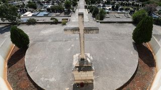 Grobnica obitelji Dragojević u Veloj Luci Grobnica obitelji Dragojević u Veloj Luci