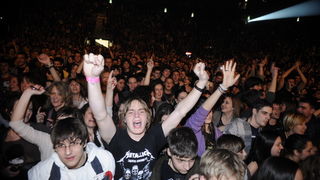 Split, 180311.
Spaladium Arena.
Koncert Bajaga u splitskoj Spaladium Areni ispunio je ocekivanja i dvorana je bila gotovo puna.
Foto: Paun Paunovic / CROPIX Split, 180311.
Spaladium Arena.
Koncert Bajaga u splitskoj Spaladium Areni ispunio je ocekivanja i dvorana je bila gotovo puna.
Foto: Paun Paunovic / CROPIX