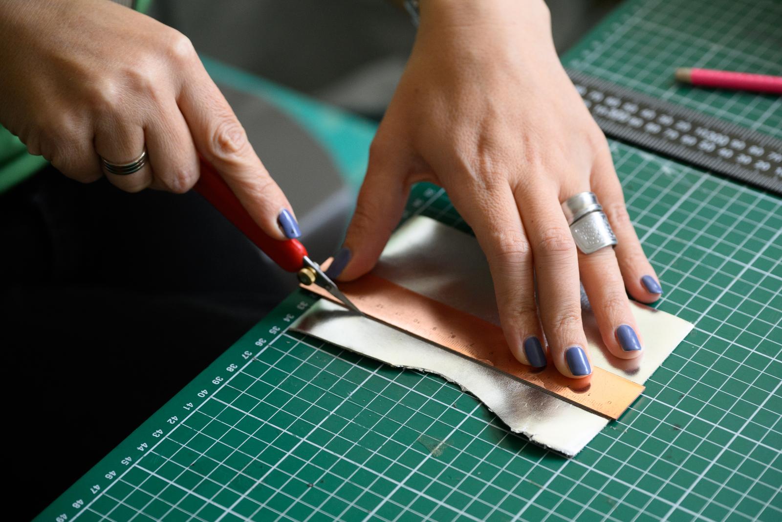 Miljana Jovičić proizvodi torbice od starih gramofonskih ploča