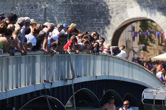 Milenijski skok KUD-a Bleke i konji (foto:Saša Čuka) Milenijski skok KUD-a Bleke i konji (foto:Saša Čuka)