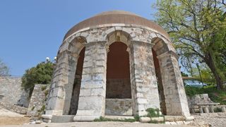 Pri kraju su radovi na obnovi prilaza fontani na Karmi.