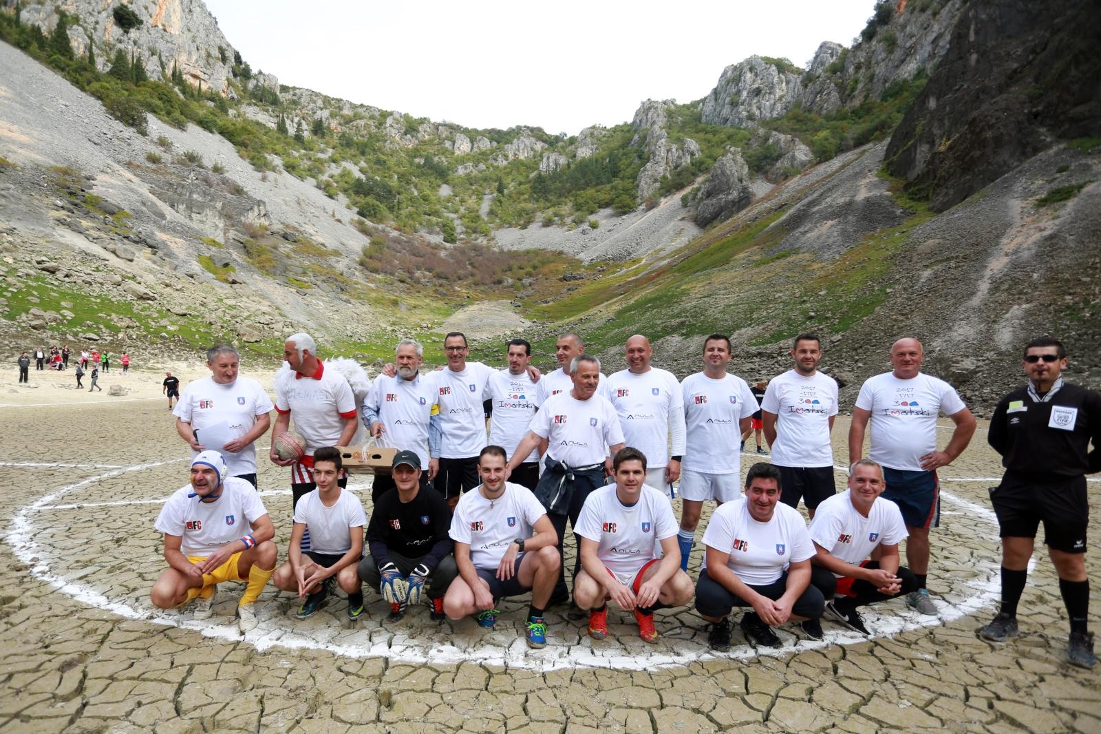 Utakmica na dnu jezera