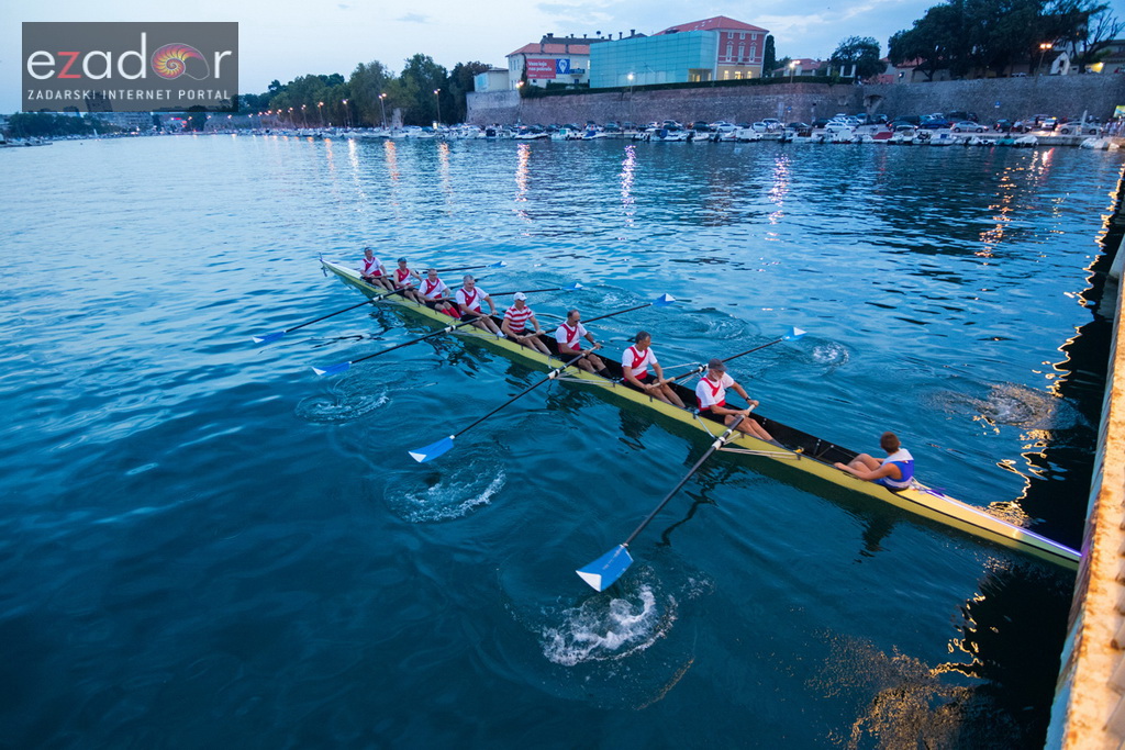 6. “Jadranov veslački dvoboj” osmeraca u uvali Jazine 6. “Jadranov veslački dvoboj” osmeraca u uvali Jazine