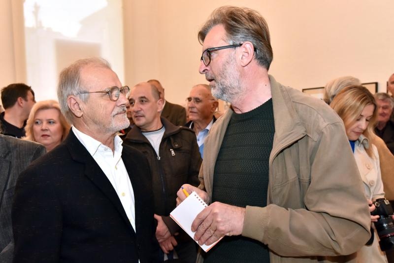 U Gradskoj loži otvorena izložba fotografija posvećena “zlatnoj kopački” – Josipu Skoblaru. Foto: Dino Stann/PIXSELL