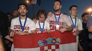 Zadrani na Forumu priredili spektakularan doček za svoje Vatrene Zadrani na Forumu priredili spektakularan doček za svoje Vatrene