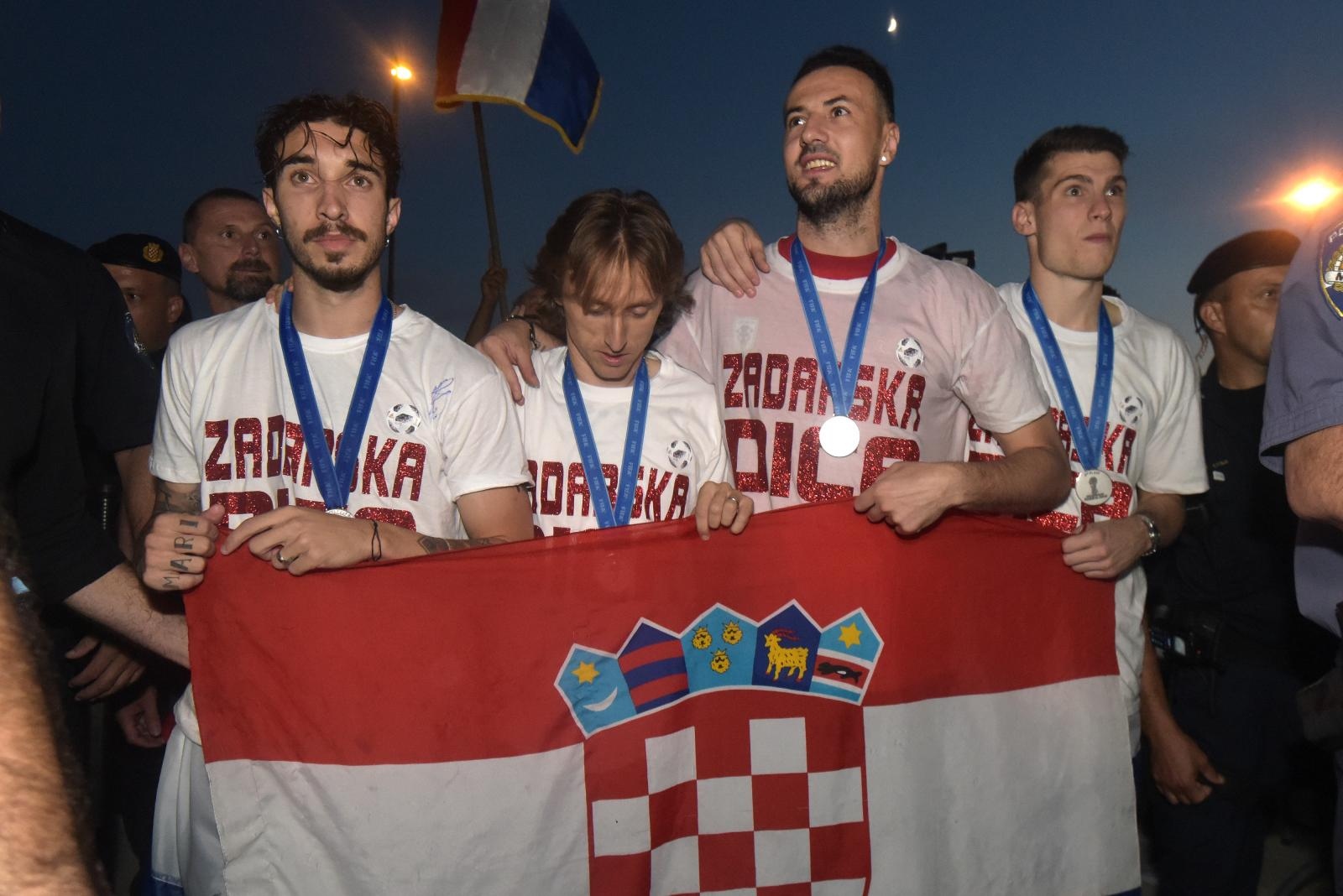 Zadrani na Forumu priredili spektakularan doček za svoje Vatrene Zadrani na Forumu priredili spektakularan doček za svoje Vatrene