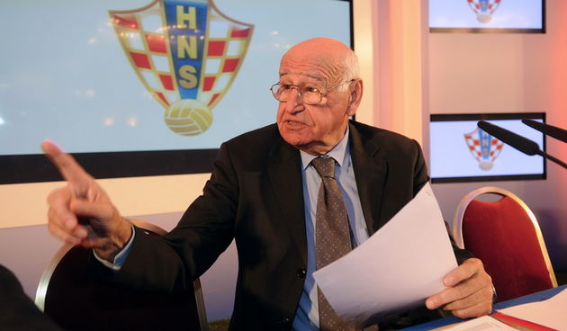 Zagreb, 171210. Hotel Westin. Skupstina Hrvatskog nogometnog saveza, izbor novog predsjednika Hns-a izmedju trenutnog Vlatka Markovica i protukandidata Igora Stimca bivseg nogometasa. Na slici: Vlatko Markovic. Foto: Drago Sopta / CROPIX