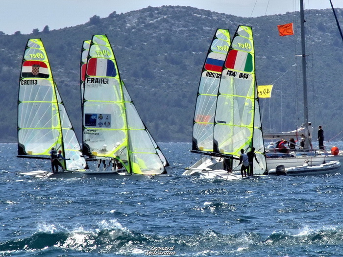 Jedrenje: SP klase 49er – drugi dan 8. svibnnja 2012, Foto: Leonard Kvarantan Jedrenje: SP klase 49er – drugi dan 8. svibnnja 2012, Foto: Leonard Kvarantan