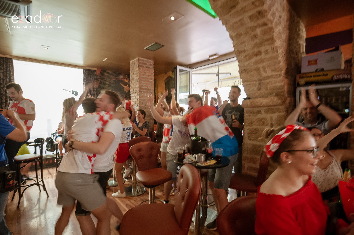Navijačko ludilo u Zadru za vrijeme i nakon finala Svjetskog prvenstva Navijačko ludilo u Zadru za vrijeme i nakon finala Svjetskog prvenstva