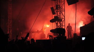 Zrce, 090711.
Na prvom hrvatskom Big Beach partyju na plazi Zrce nastupio je Fatboy Slim pred oko 10 tisuca posjetitelja. Fatboy Slim, DJ za siroke narodne mase. Svo vrijeme dvosatnog nastupa drzao je publiku u visokom ritmu tako da je ona svo vrijeme ple Zrce, 090711.
Na prvom hrvatskom Big Beach partyju na plazi Zrce nastupio je Fatboy Slim pred oko 10 tisuca posjetitelja. Fatboy Slim, DJ za siroke narodne mase. Svo vrijeme dvosatnog nastupa drzao je publiku u visokom ritmu tako da je ona svo vrijeme ple