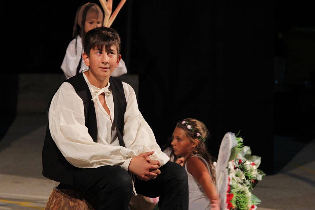 Diklo: “Šuma Striborova” u izvedbi kazališne radionice Donatolina, foto: Iva Perinčić Diklo: “Šuma Striborova” u izvedbi kazališne radionice Donatolina, foto: Iva Perinčić