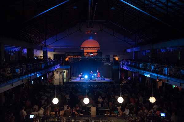 Veličanstvena Amira Medunjanin oduševila Zadrane u klubu Arsenal. Foto: Vinko Pešić Veličanstvena Amira Medunjanin oduševila Zadrane u klubu Arsenal. Foto: Vinko Pešić