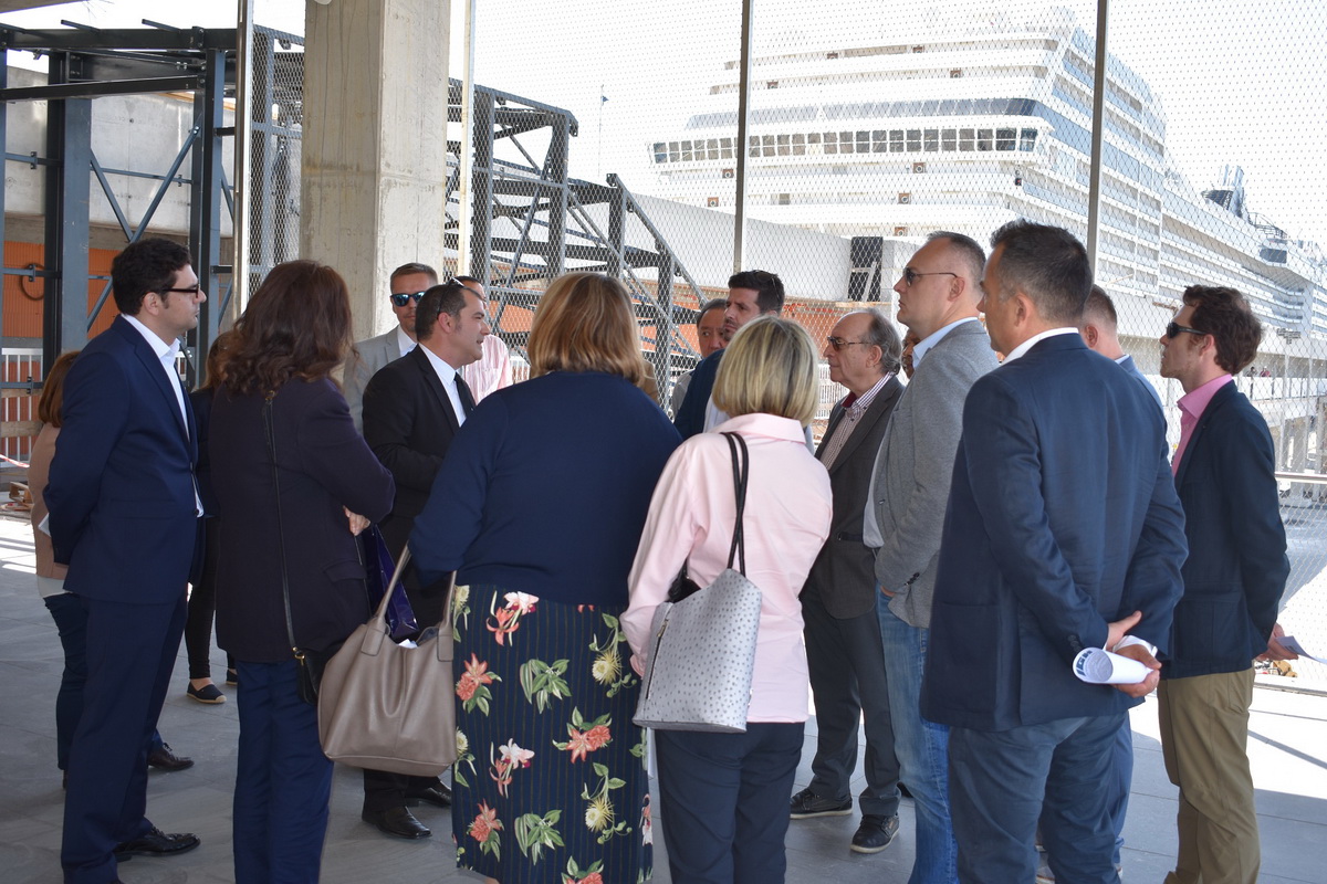 Predstavnici dvadesetak stranih veleposlanstva u posjetu Zadarskoj županiji Predstavnici dvadesetak stranih veleposlanstva u posjetu Zadarskoj županiji