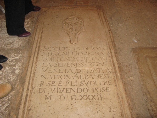 Grobnice u Svetom Frani Grobnice u Svetom Frani