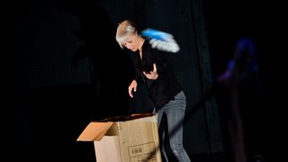 “Ana i Ona” naziv je predstave čijom je premijerom sinoć u zadarskom Kazalištu lutaka započela umjetnička revija pod nazivom “Nosi se Teatro Verrdi”.