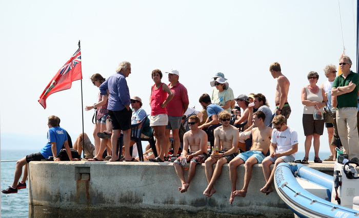 Zadar, 120512.
Danas zavrsava Svjetsko prvenstvo 49er-a u Zadru. Najbolje posade svijeta jedrile su danas u Zadarskom kanalu. Vecina ce otici kuci na kratki odmor, a potom ce se ponovno okupiti pocetkom lipnja u Velikoj Britaniji, na iducoj regati Svjetsk Zadar, 120512.
Danas zavrsava Svjetsko prvenstvo 49er-a u Zadru. Najbolje posade svijeta jedrile su danas u Zadarskom kanalu. Vecina ce otici kuci na kratki odmor, a potom ce se ponovno okupiti pocetkom lipnja u Velikoj Britaniji, na iducoj regati Svjetsk