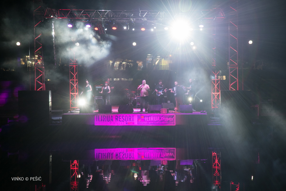 Halid Bešlić @ Bazen Ilirije u Biogradu n/M Halid Bešlić @ Bazen Ilirije u Biogradu n/M