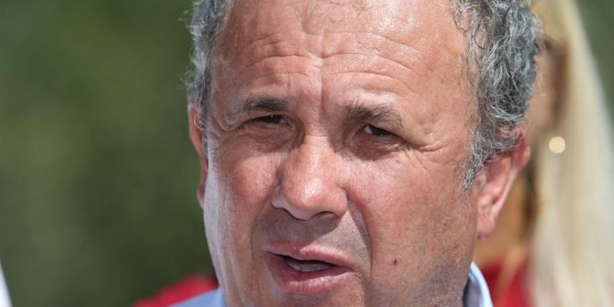 Zupljani sv.Kriza zajedno sa celnistvom i clanovima HGS-a prigodno obiljezili drugu godisnjicu postavljanja kriza na Marjanu. Tom prigodom im se obratio i bivsi gradonacelnik Zeljko Kerum koji je poslije najavio da ce stranka na izbore ici samostalno. Bla Zupljani sv.Kriza zajedno sa celnistvom i clanovima HGS-a prigodno obiljezili drugu godisnjicu postavljanja kriza na Marjanu. Tom prigodom im se obratio i bivsi gradonacelnik Zeljko Kerum koji je poslije najavio da ce stranka na izbore ici samostalno. Bla