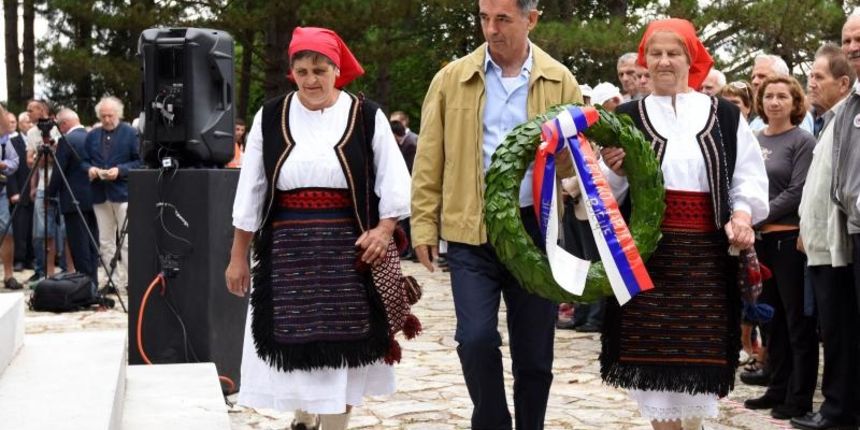 Srb: Polaganjem vijenaca obilježena obljetnica Dana ustanka naroda Like, Photo: Dino Stanin/PIXSELL Srb: Polaganjem vijenaca obilježena obljetnica Dana ustanka naroda Like, Photo: Dino Stanin/PIXSELL