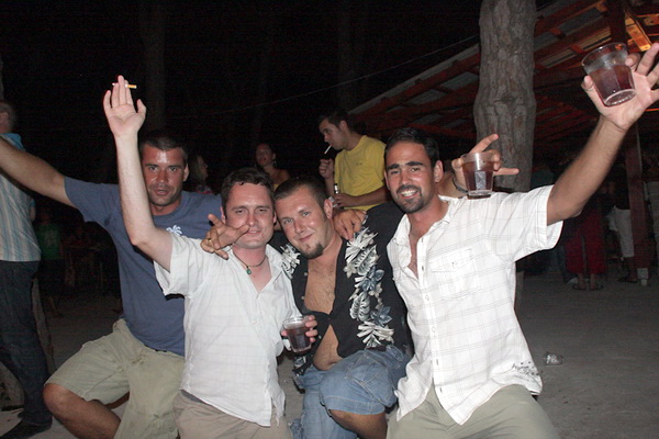 Biograd na Moru 17. srpnja 2009: Nastup Mladena Grdovica u diskoteci Marina Biograd na Moru 17. srpnja 2009: Nastup Mladena Grdovica u diskoteci Marina