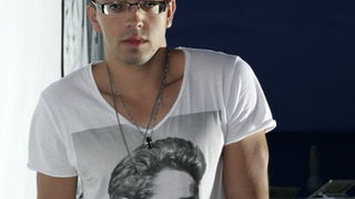 Bol, 010711.
Druga vecer Dove Fashion.hr revije na plazi Zlatni rad u Bolu.
Na slici: Kreator Ivan Alduk
Foto: Jakov Prkic / Cropix Bol, 010711.
Druga vecer Dove Fashion.hr revije na plazi Zlatni rad u Bolu.
Na slici: Kreator Ivan Alduk
Foto: Jakov Prkic / Cropix