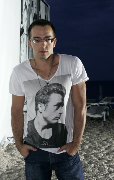 Bol, 010711.
Druga vecer Dove Fashion.hr revije na plazi Zlatni rad u Bolu.
Na slici: Kreator Ivan Alduk
Foto: Jakov Prkic / Cropix Bol, 010711.
Druga vecer Dove Fashion.hr revije na plazi Zlatni rad u Bolu.
Na slici: Kreator Ivan Alduk
Foto: Jakov Prkic / Cropix