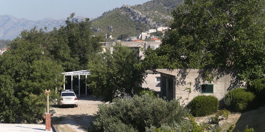 Makarska: policijsko osiguranje na mjestu gdje je pronađeno mrtvo tijelo muške osobe